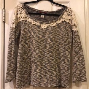 3 quarter sleeve crew neck light weight sweater